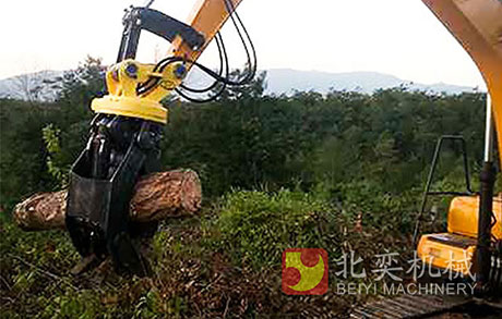 1.Excavator grab to clean wood trees 