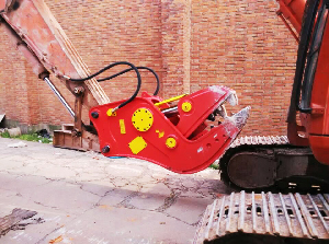 How to demolition, without hurting the excavator? - hydraulic pulverizer!